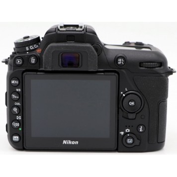 Зеркальный фотоаппарат Nikon D7500 Body-3