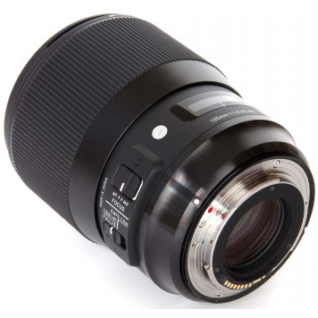 Объектив Sigma 135mm F1.8 DG HSM Art Canon EF-3
